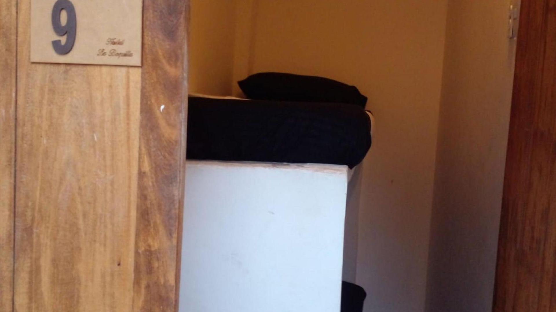 Pensión In - Hb9 Bed In Mixed Capsule