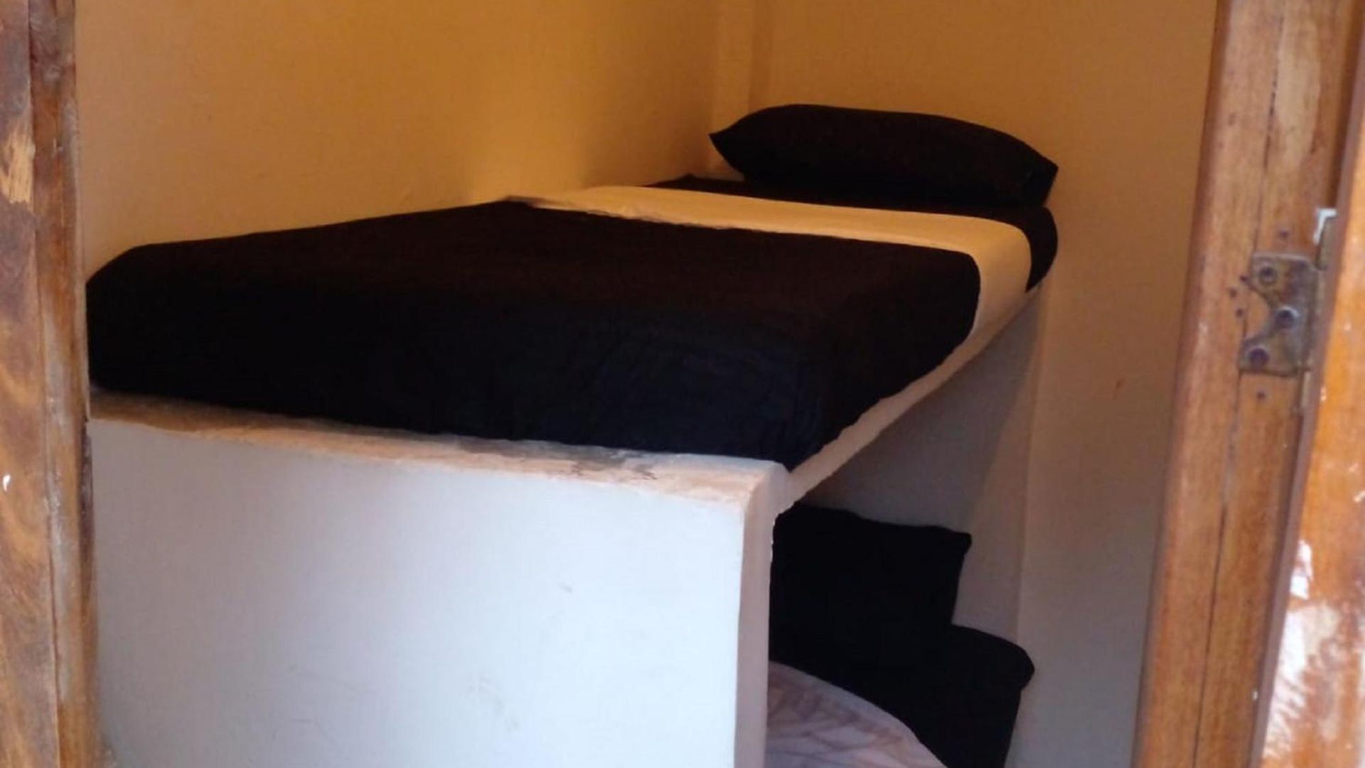 In - Hb9 Bed In Mixed Capsule Pensión Cartagena